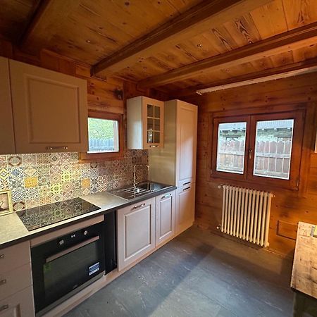 Hotel Letterario Locanda Collomb Ла-Тюйль Экстерьер фото