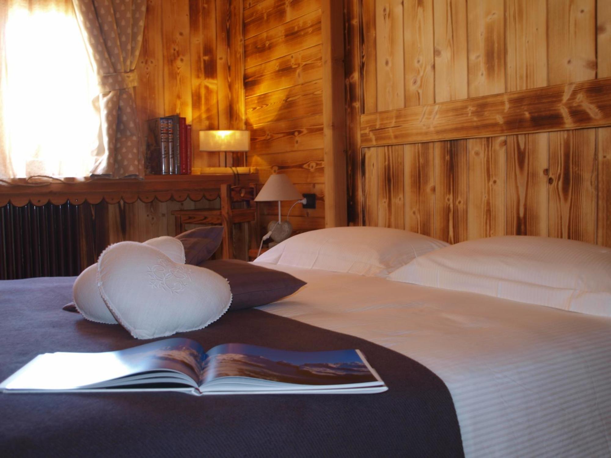 Hotel Letterario Locanda Collomb Ла-Тюйль Номер фото