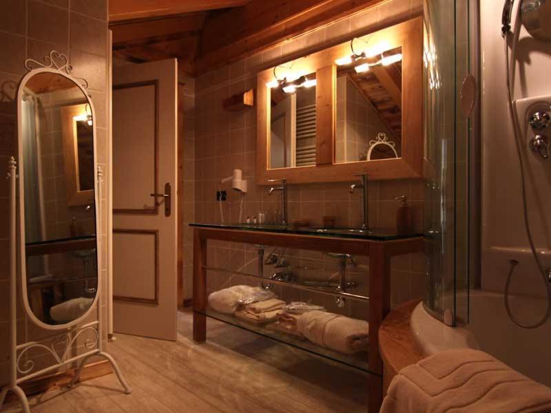 Hotel Letterario Locanda Collomb Ла-Тюйль Экстерьер фото