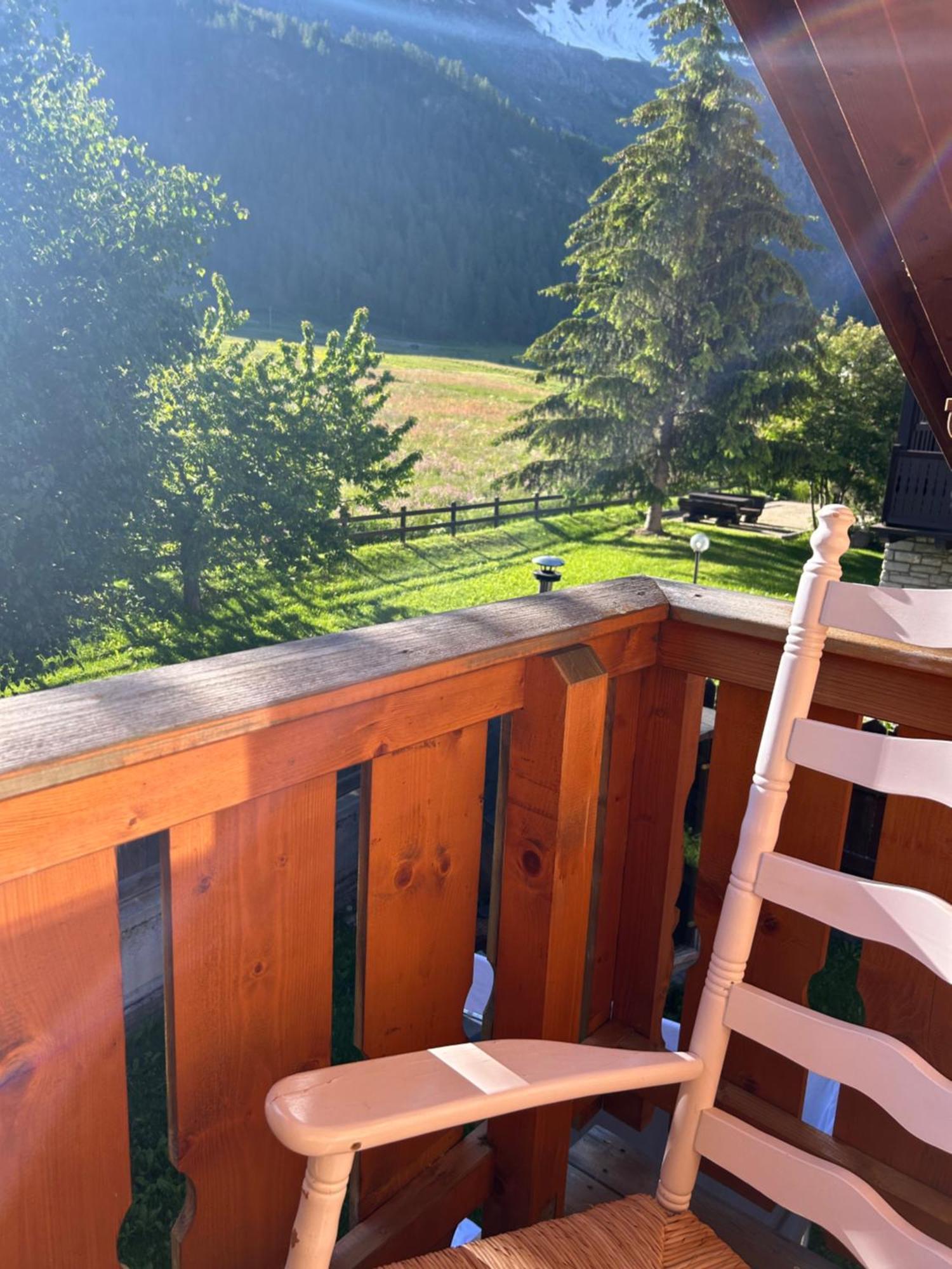 Hotel Letterario Locanda Collomb Ла-Тюйль Экстерьер фото