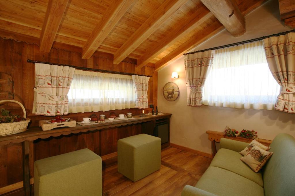 Hotel Letterario Locanda Collomb Ла-Тюйль Номер фото