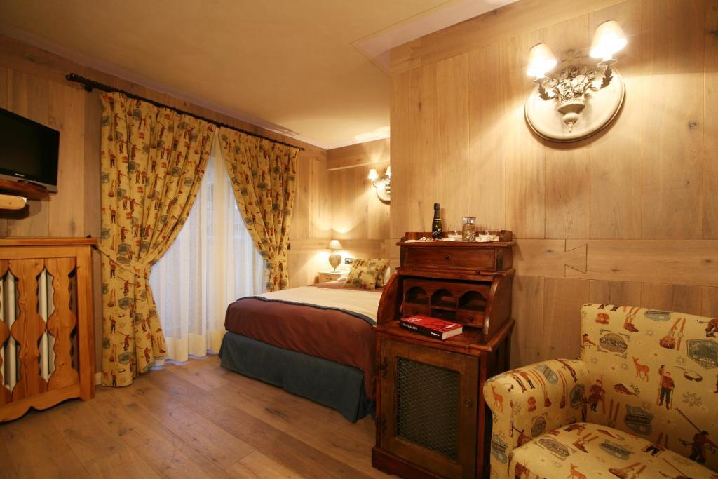 Hotel Letterario Locanda Collomb Ла-Тюйль Номер фото