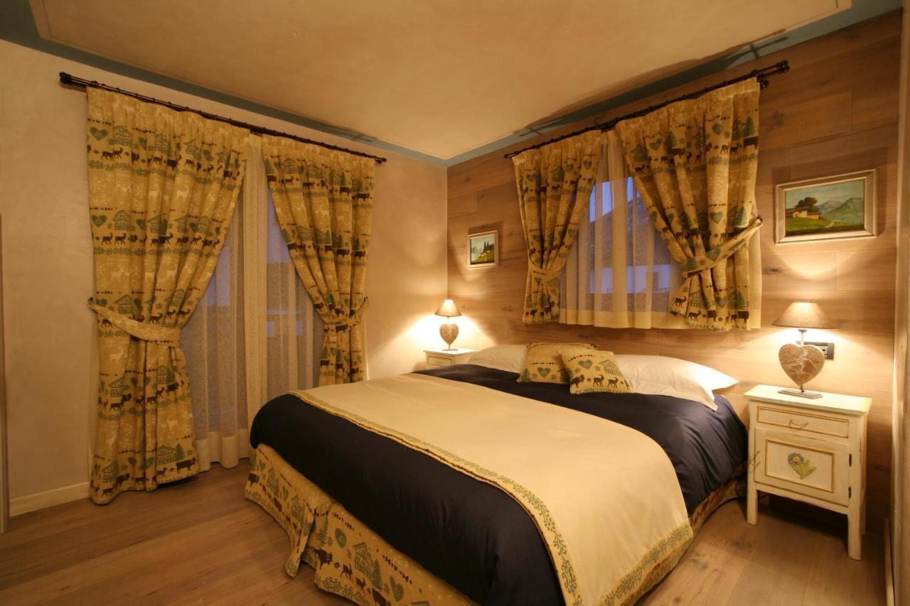 Hotel Letterario Locanda Collomb Ла-Тюйль Номер фото